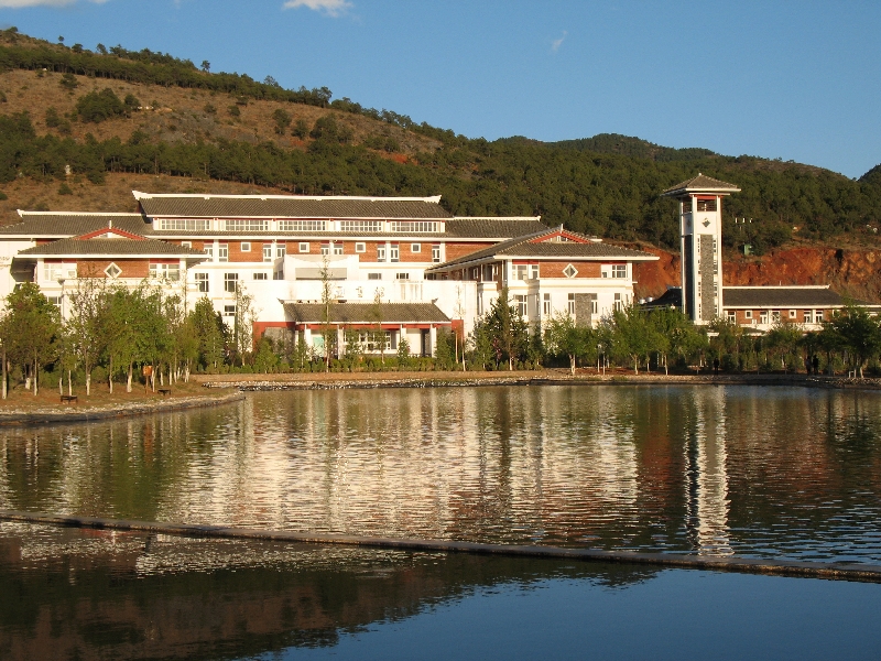 云南大學旅游文化學院——校園景觀圖(圖書館)