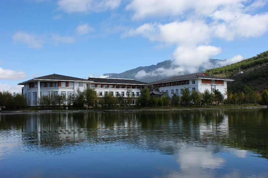 云南大學旅游文化學院——冬日